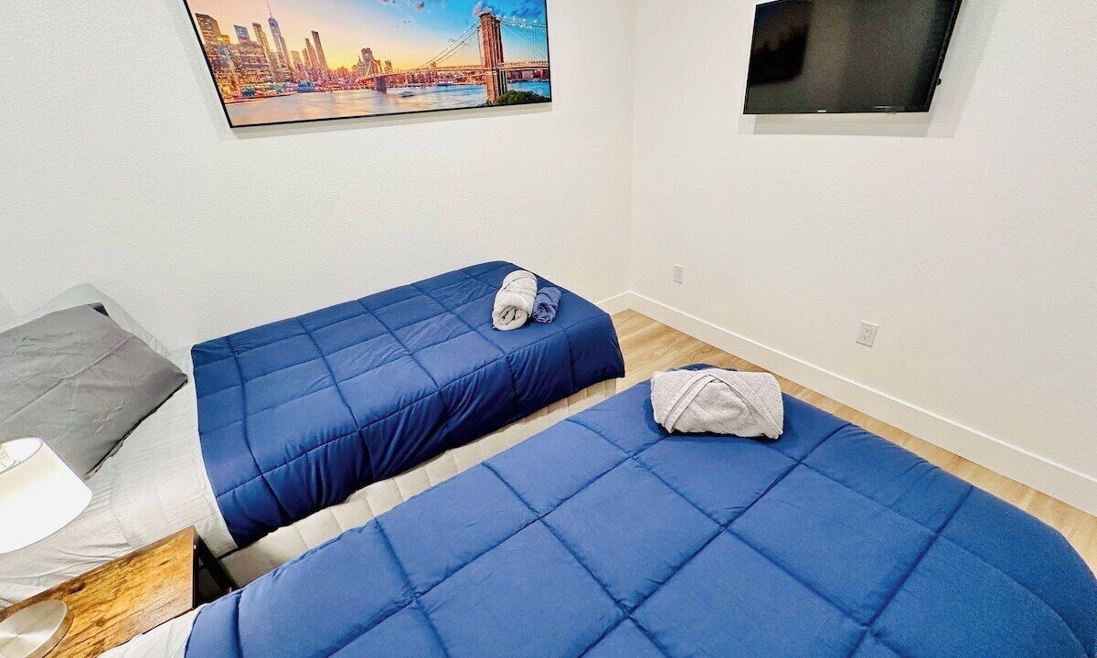 Photo of Bedroom in West University
