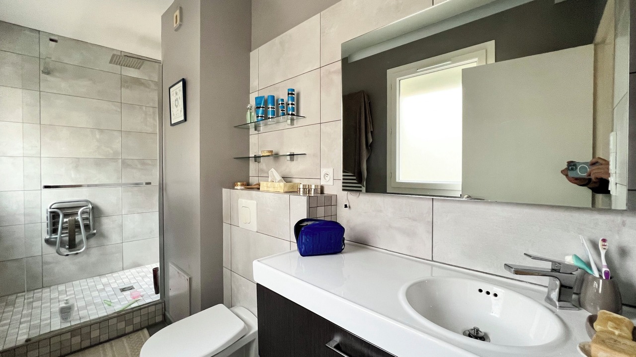 Photo of Bathroom in Bordeaux Golden Triangle