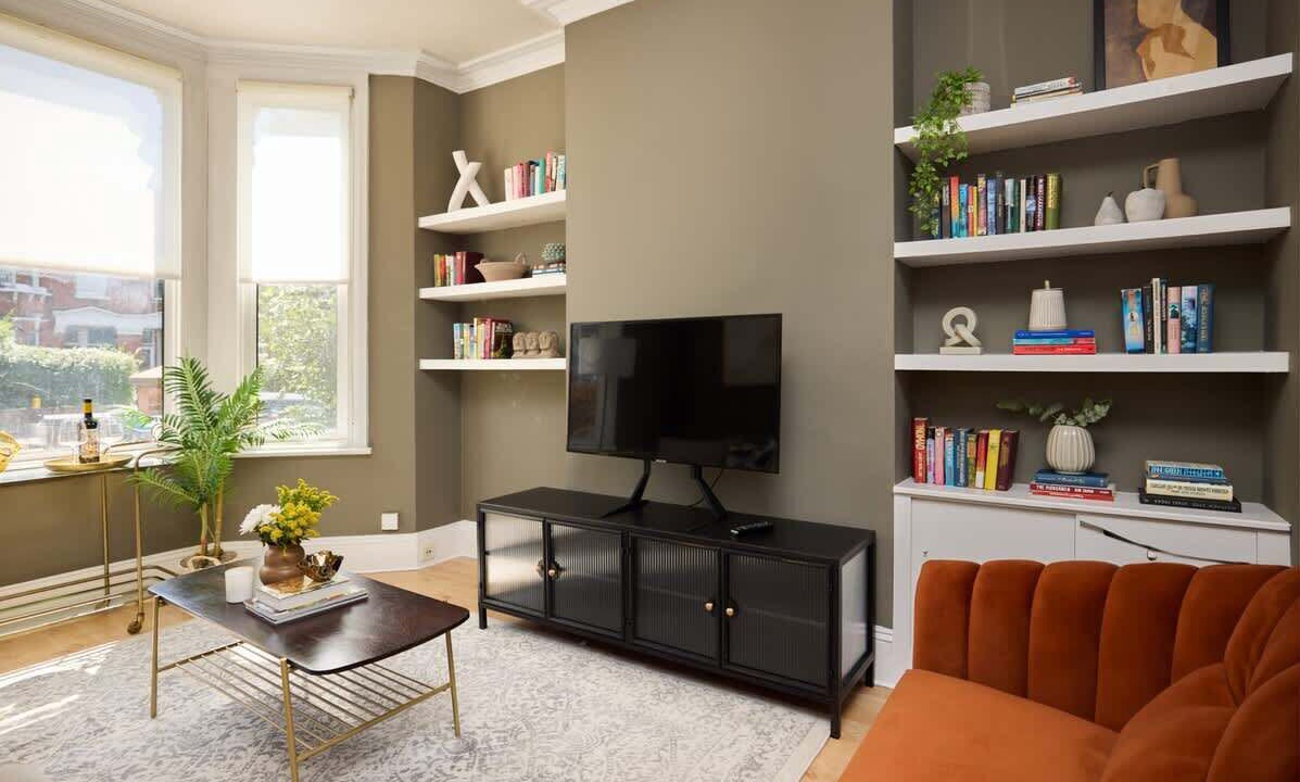 Photo of Livingroom in Harlesden