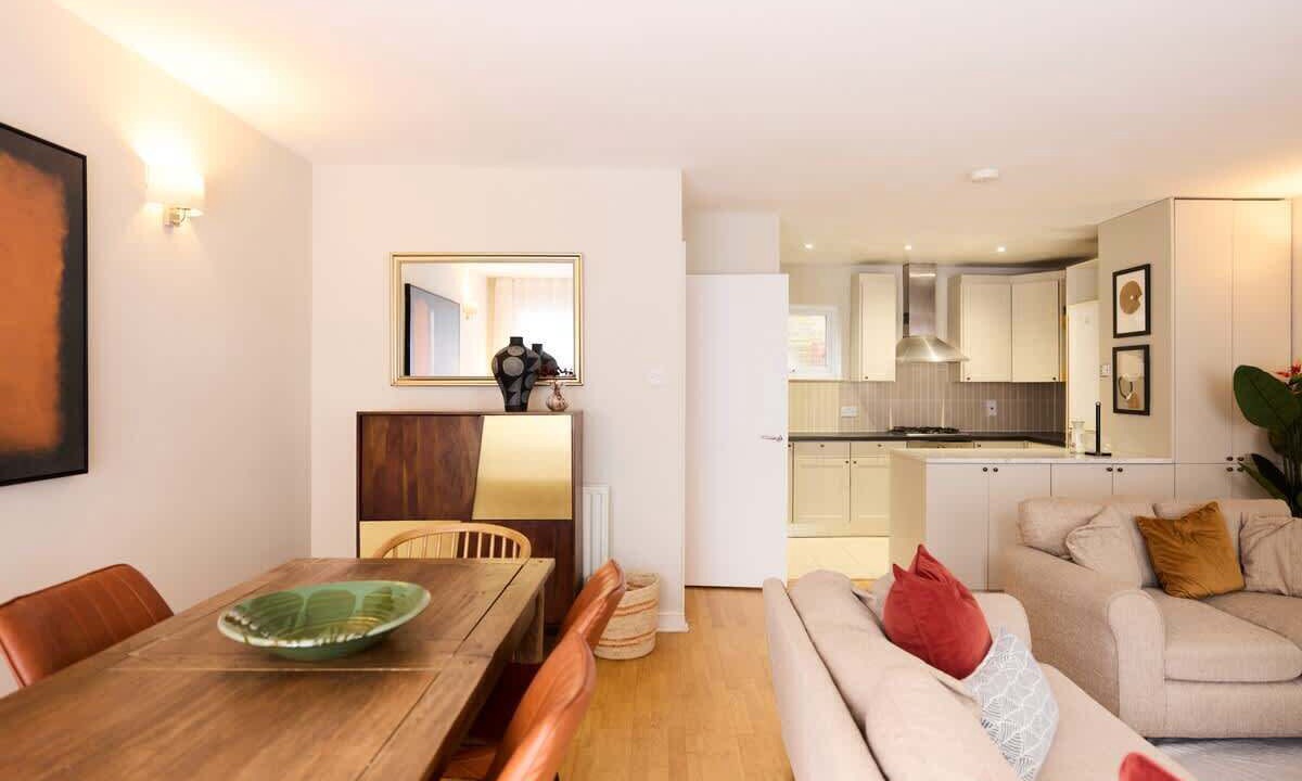 Photo of Livingroom in Tollington