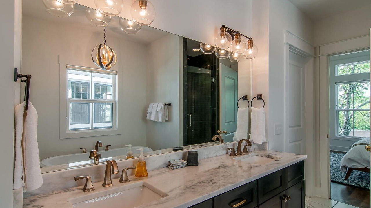 Photo of Bathroom in Shelby Hills