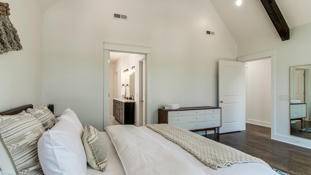 Photo of Bedroom in Shelby Hills