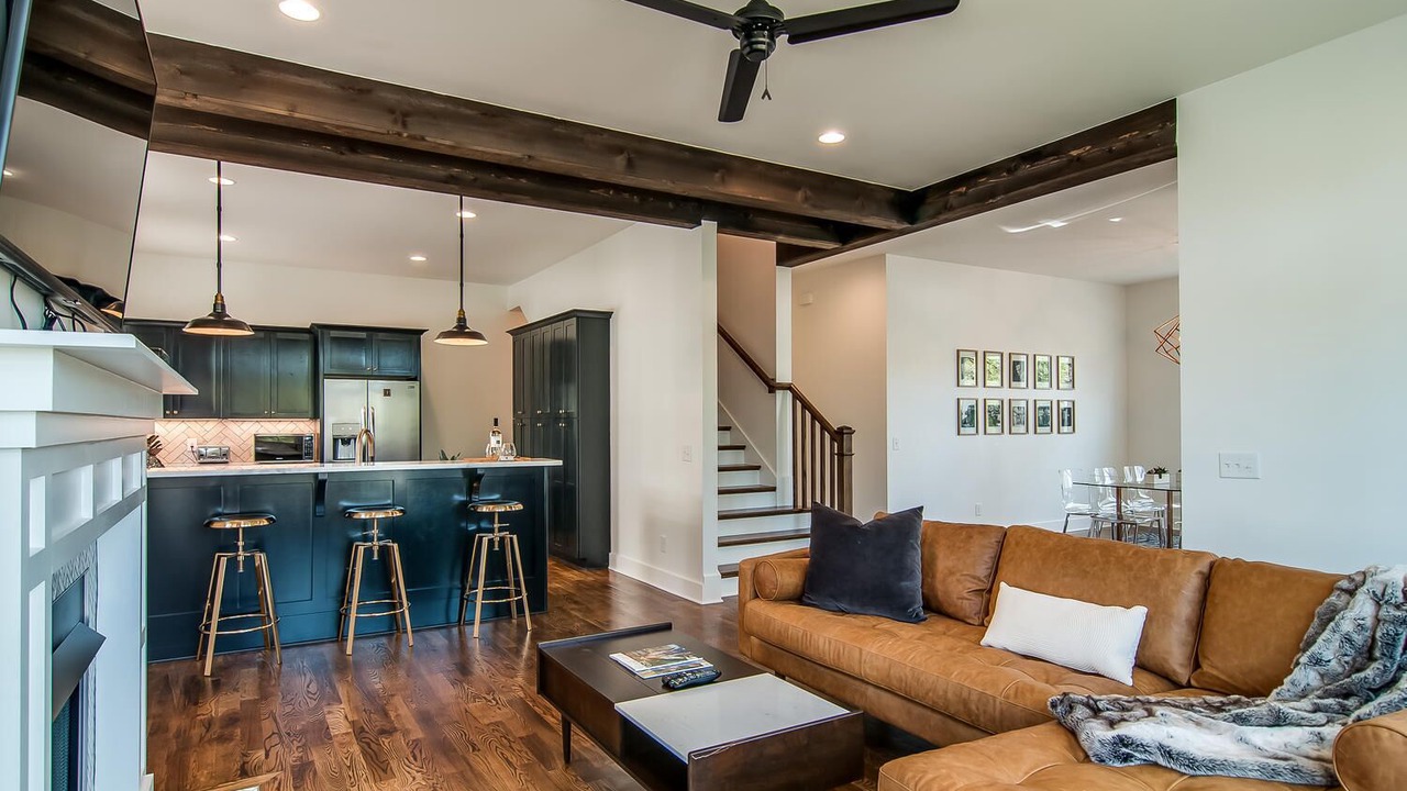 Photo of Livingroom in Shelby Hills