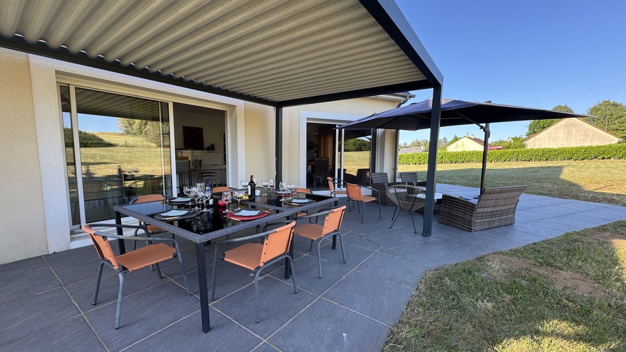 Photo of Patio Balcony in Montfort-le-Gesnois