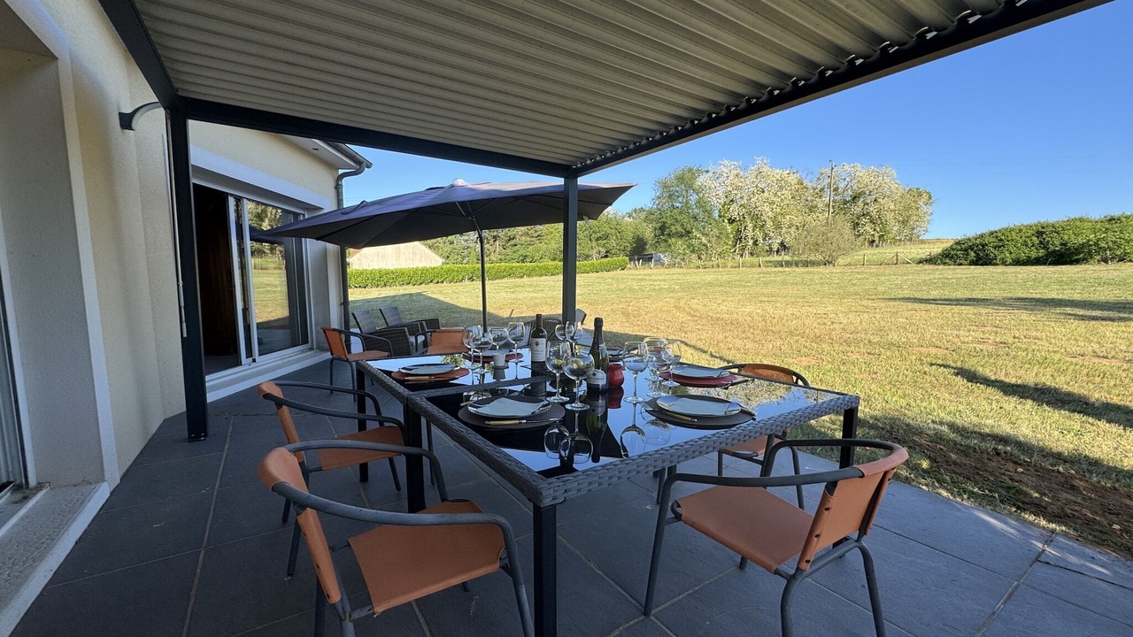 Photo of Patio Balcony in Montfort-le-Gesnois