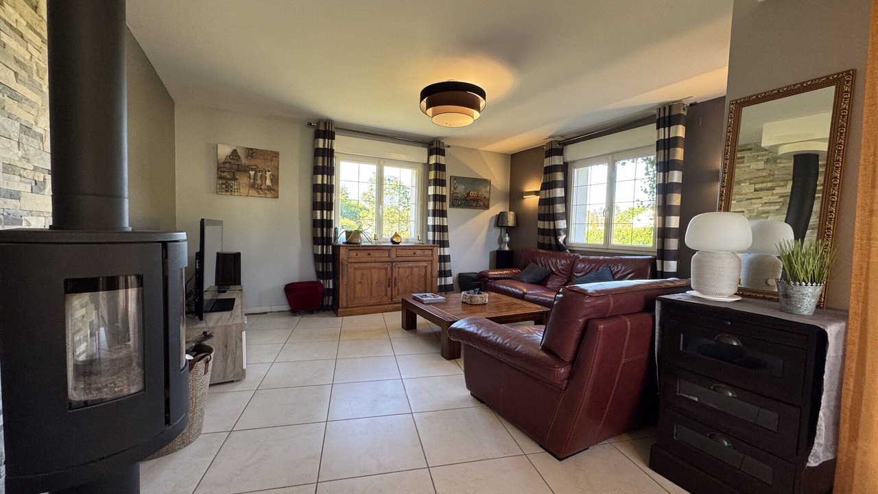 Photo of Livingroom in Montfort-le-Gesnois