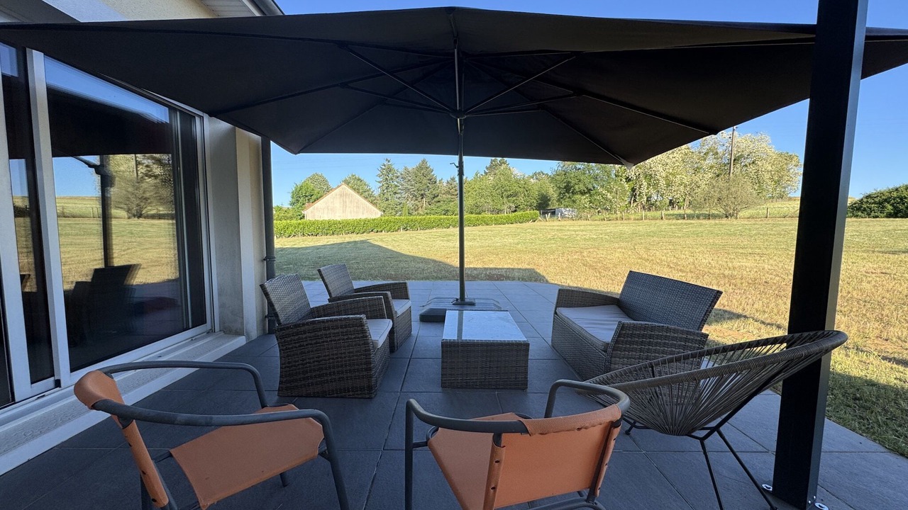 Photo of Patio Balcony in Montfort-le-Gesnois
