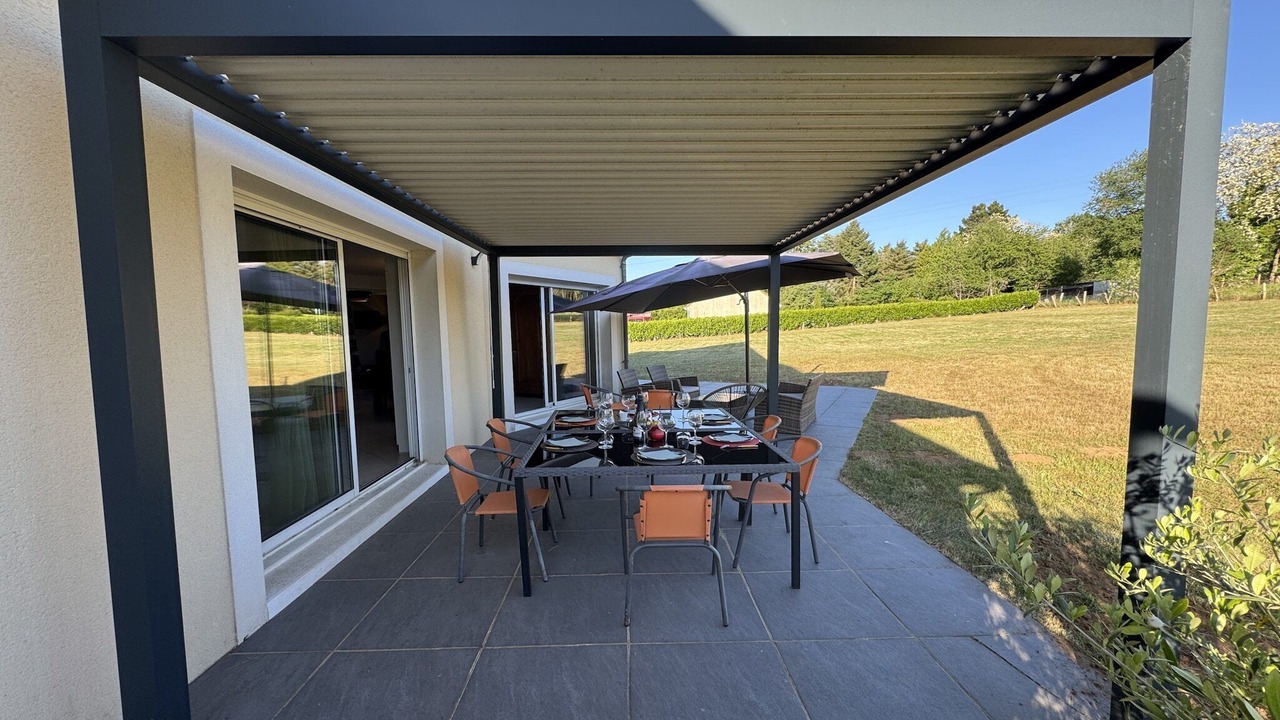 Photo of Patio Balcony in Montfort-le-Gesnois