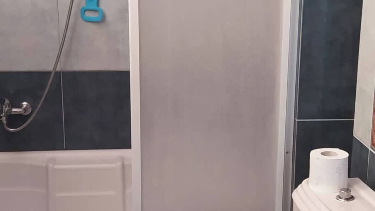 Photo of Bathroom in Drama