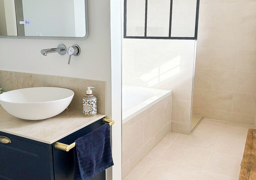 Photo of Bathroom in Saint-Cyr-du-Ronceray