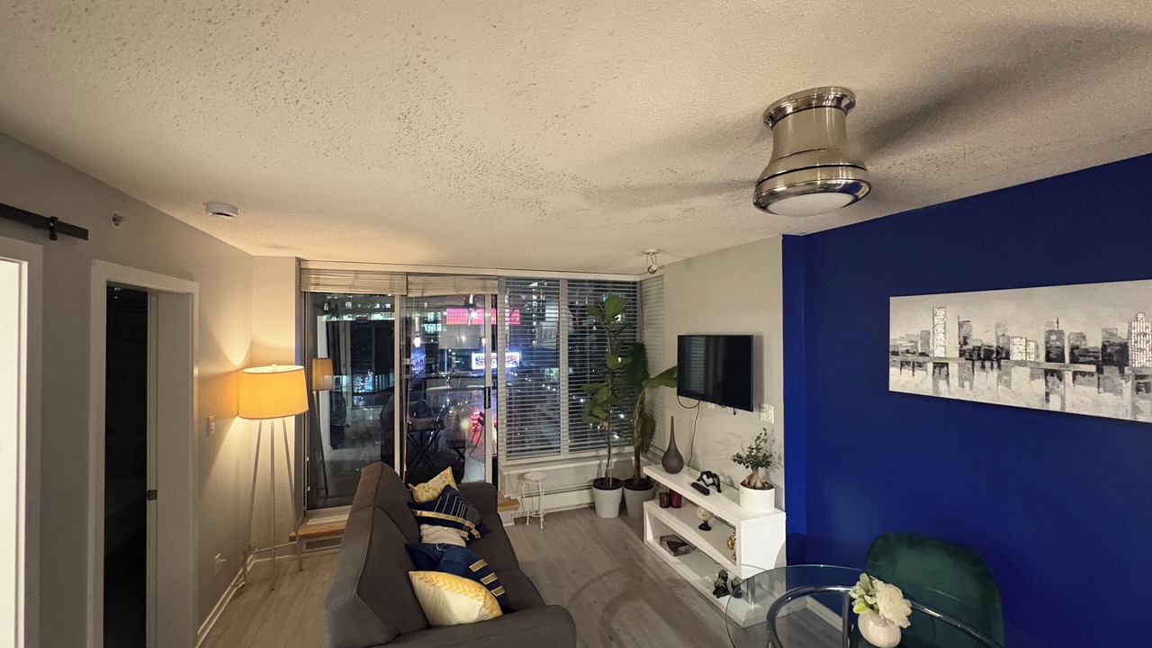 Photo of Livingroom in Crosstown