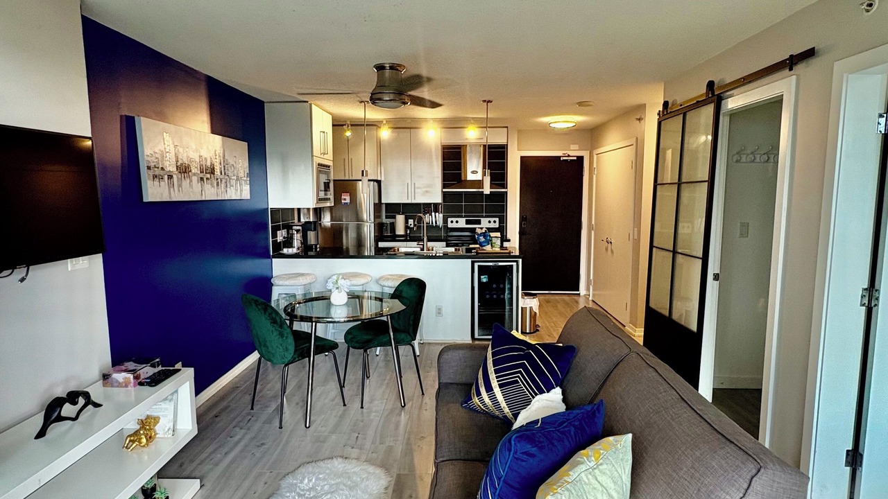 Photo of Livingroom in Crosstown