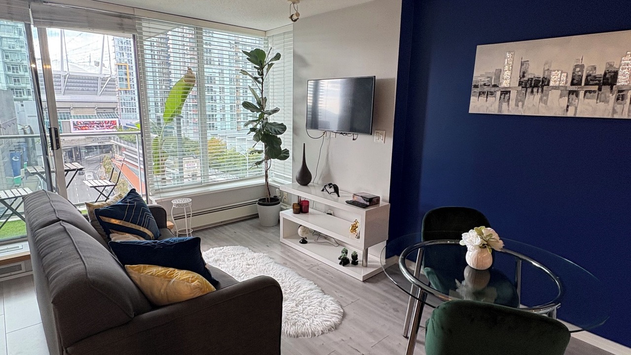 Photo of Livingroom in Crosstown