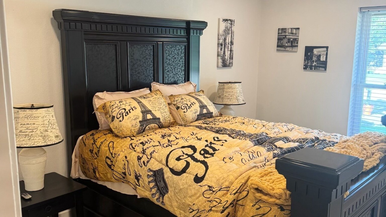 Photo of Bedroom in Lewisville