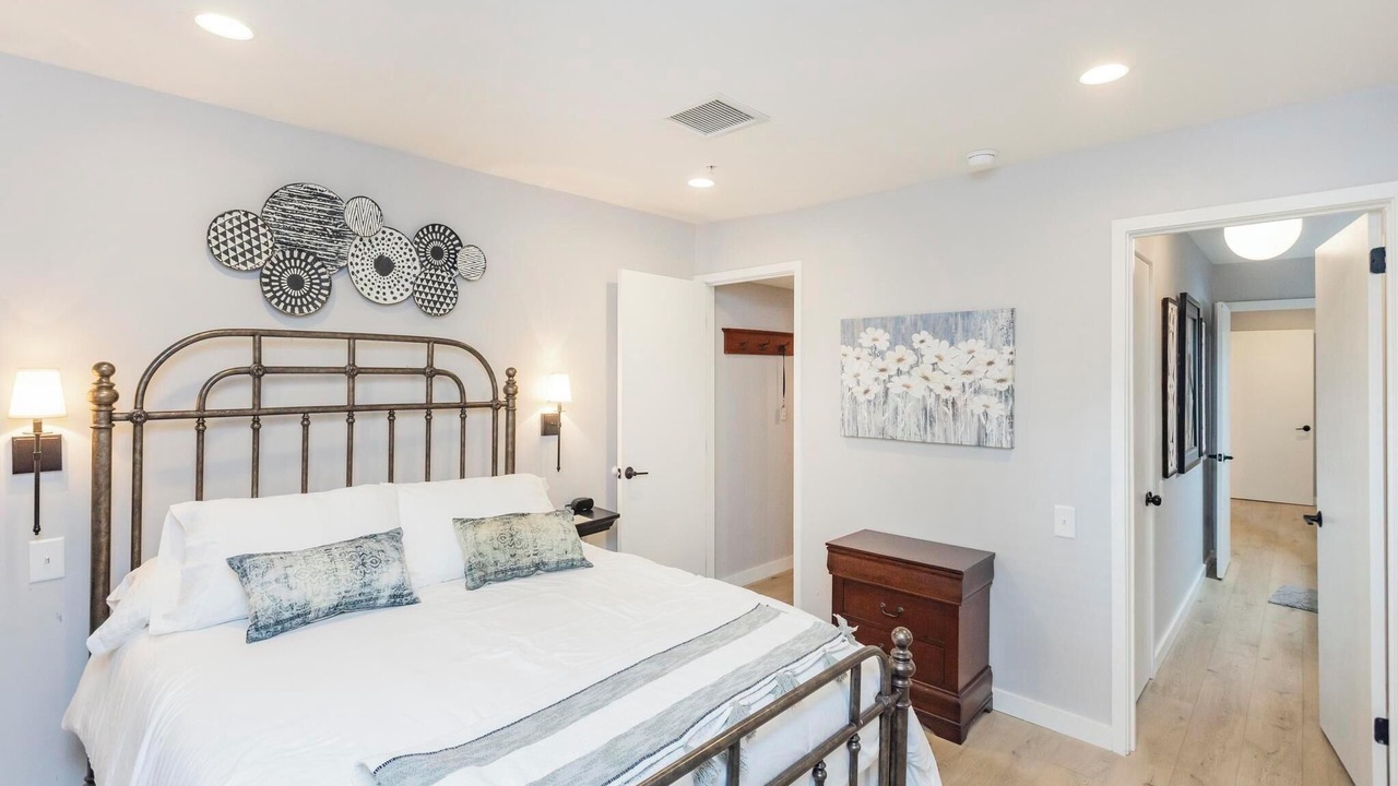 Photo of Bedroom in North Capitol