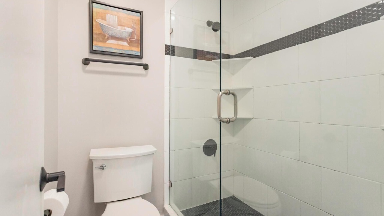 Photo of Bathroom in North Capitol