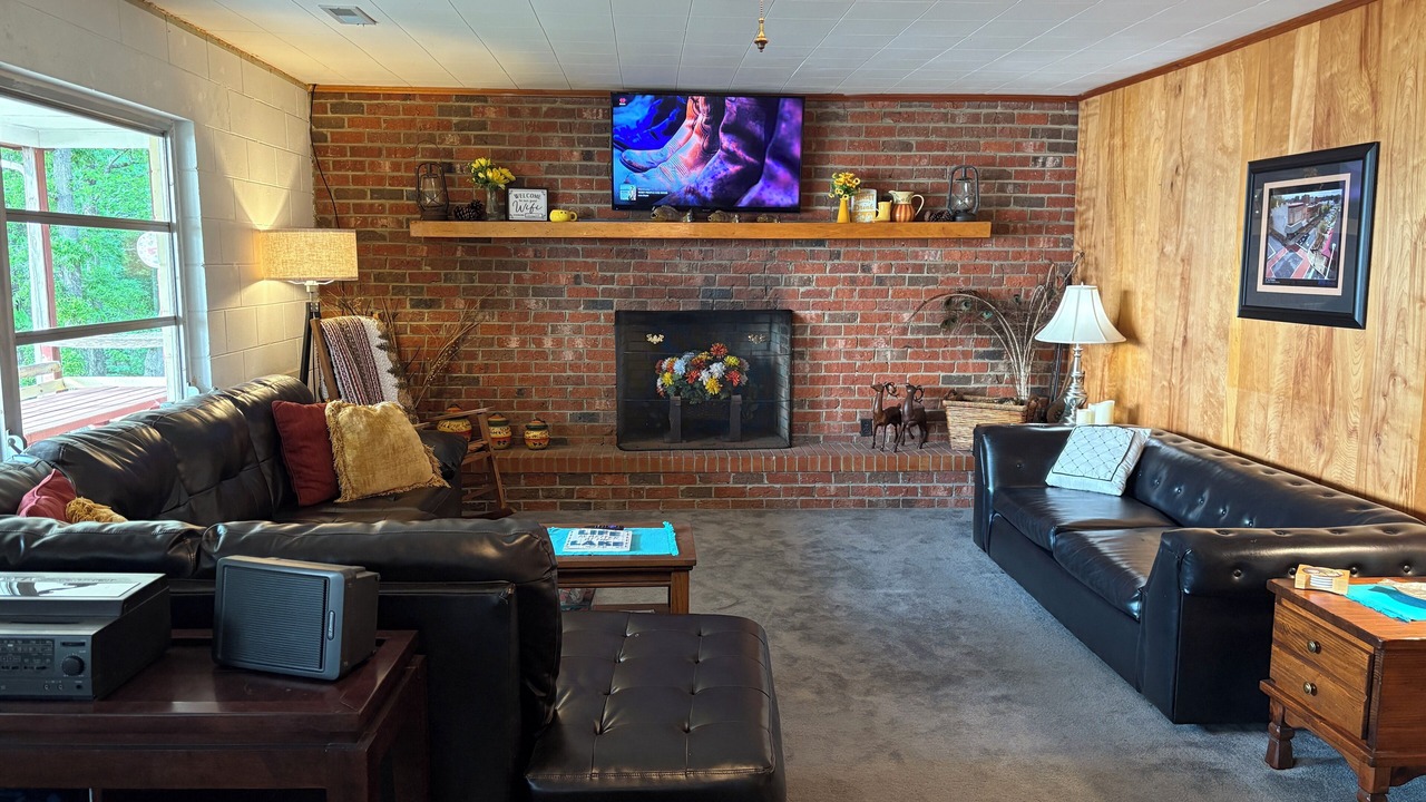 Photo of Livingroom in Clarksville