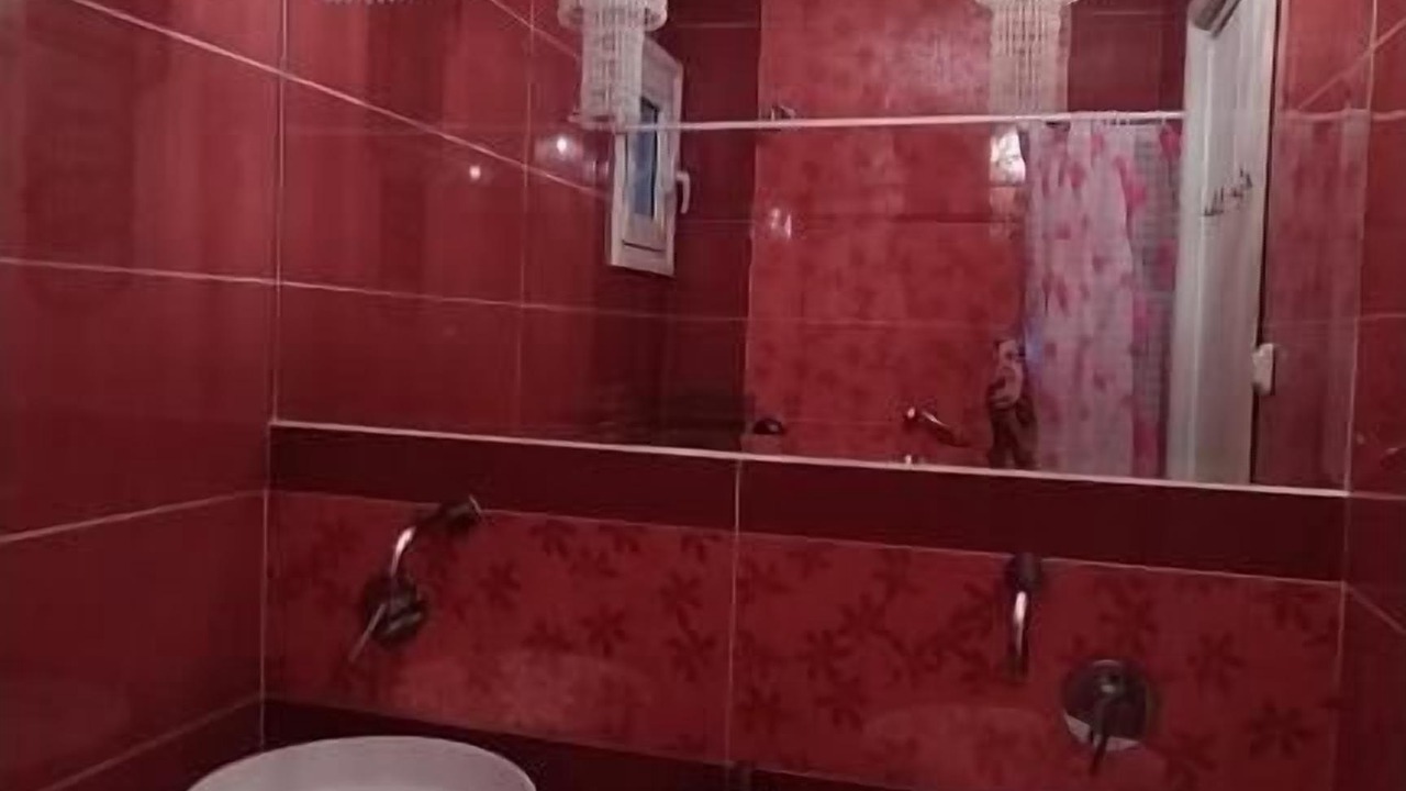 Photo of Bathroom in Drama