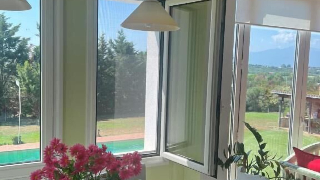 Photo of Outdoor in Drama