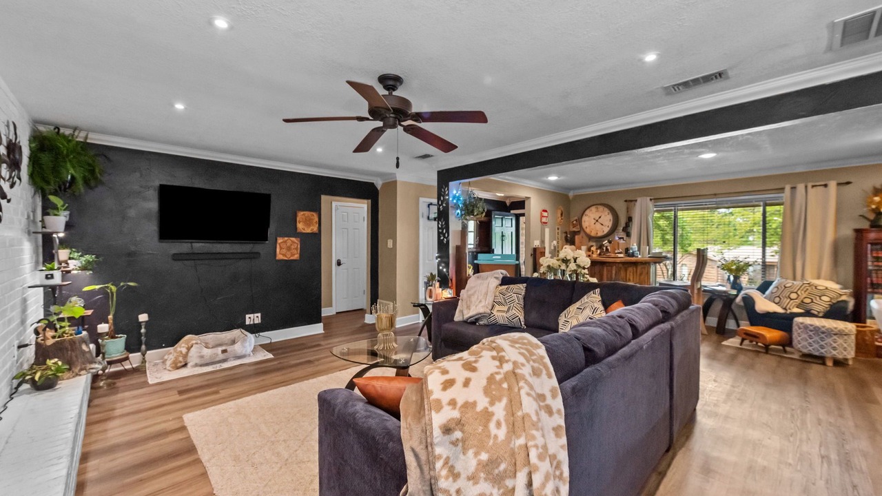 Photo of Livingroom in West Arlington