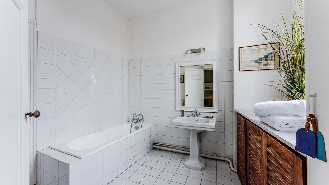 Photo of Bathroom in Bordeaux City Centre