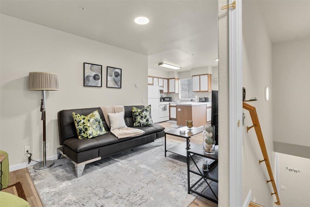 Photo of Livingroom in Prunedale
