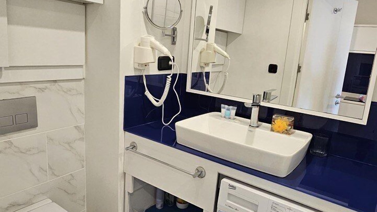 Photo of Bathroom in New Boulevard