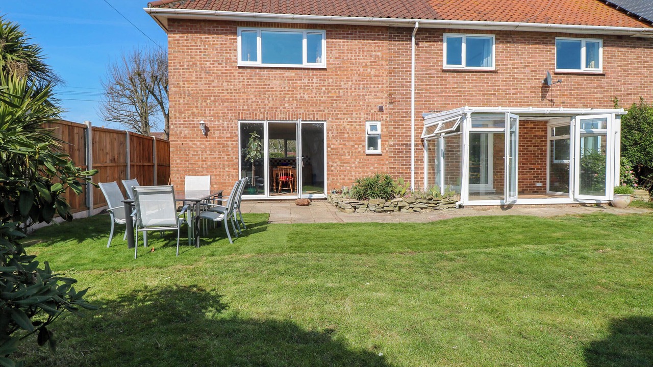 Photo of Outdoor in Stratton Strawless