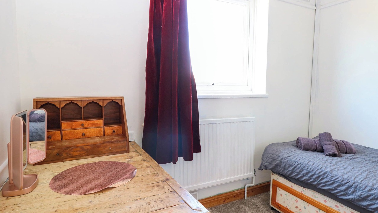 Photo of Bedroom in Stratton Strawless