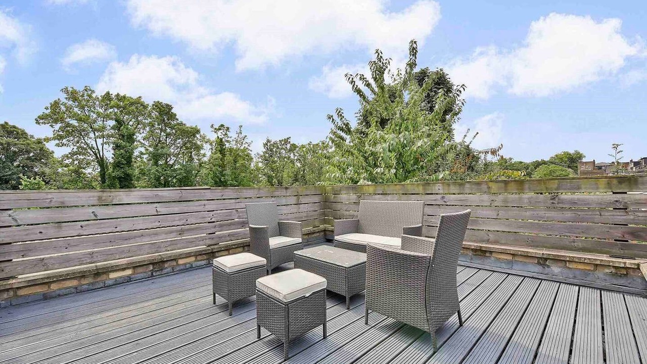 Photo of Patio Balcony in Tollington