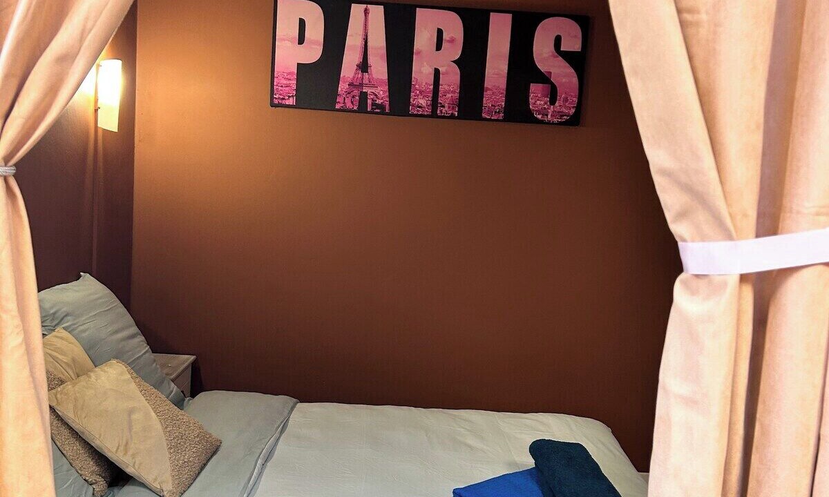 Photo of Bedroom in Carhaix-Plouguer