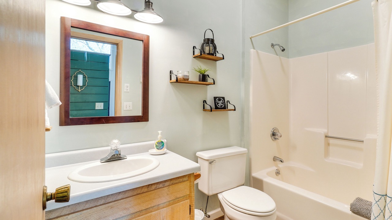 Photo of Bathroom in Unaka