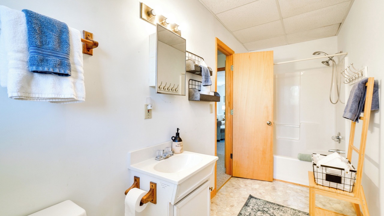 Photo of Bathroom in Unaka