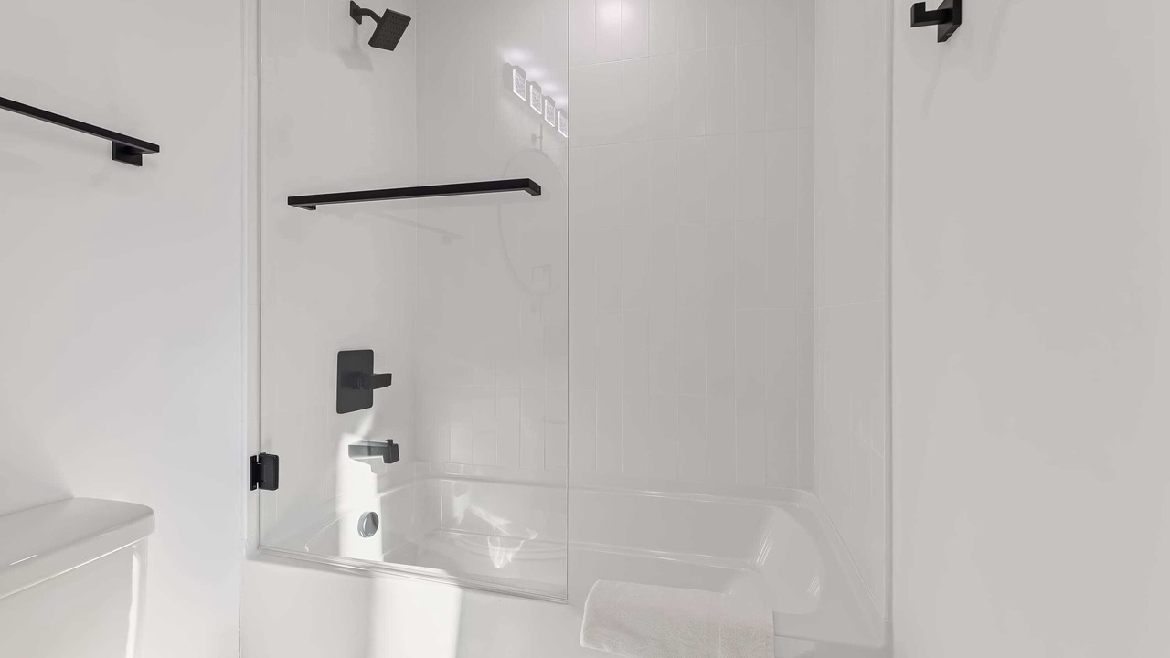 Photo of Bathroom in Hurwood Heights