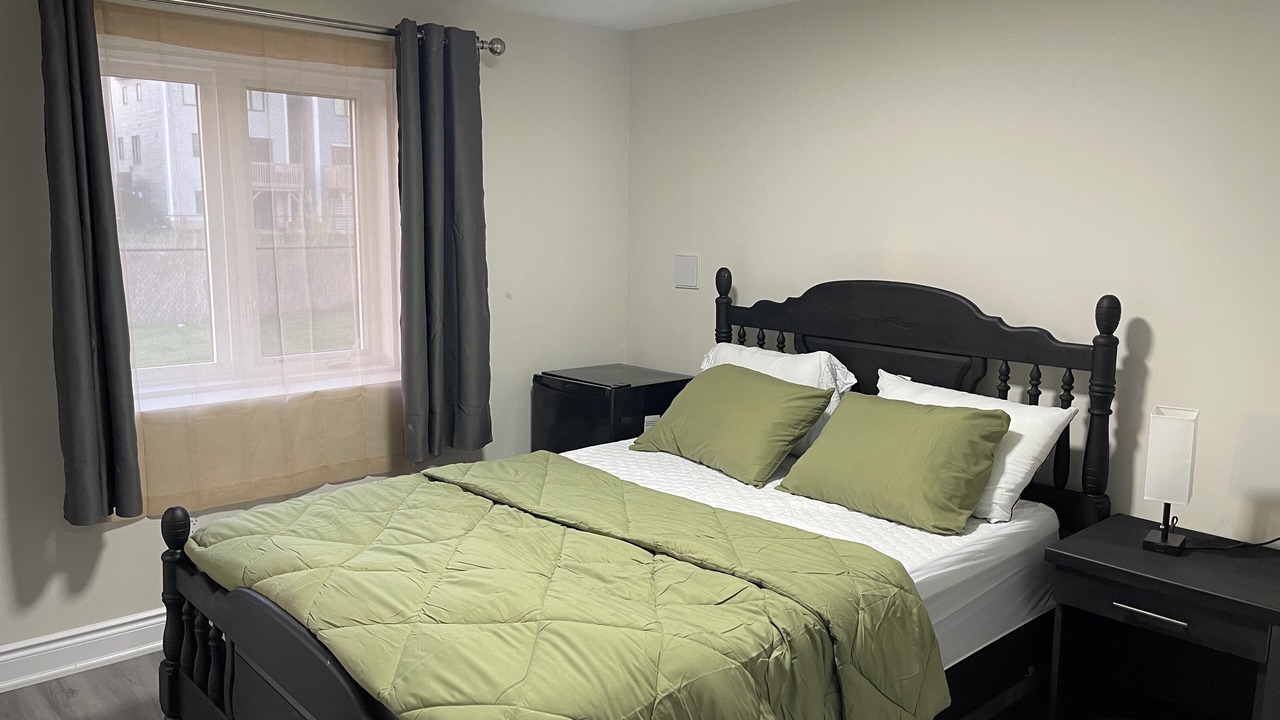 Photo of Bedroom in Thorold