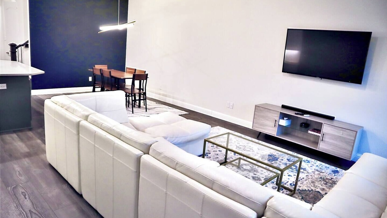 Photo of Livingroom in Farmers Branch