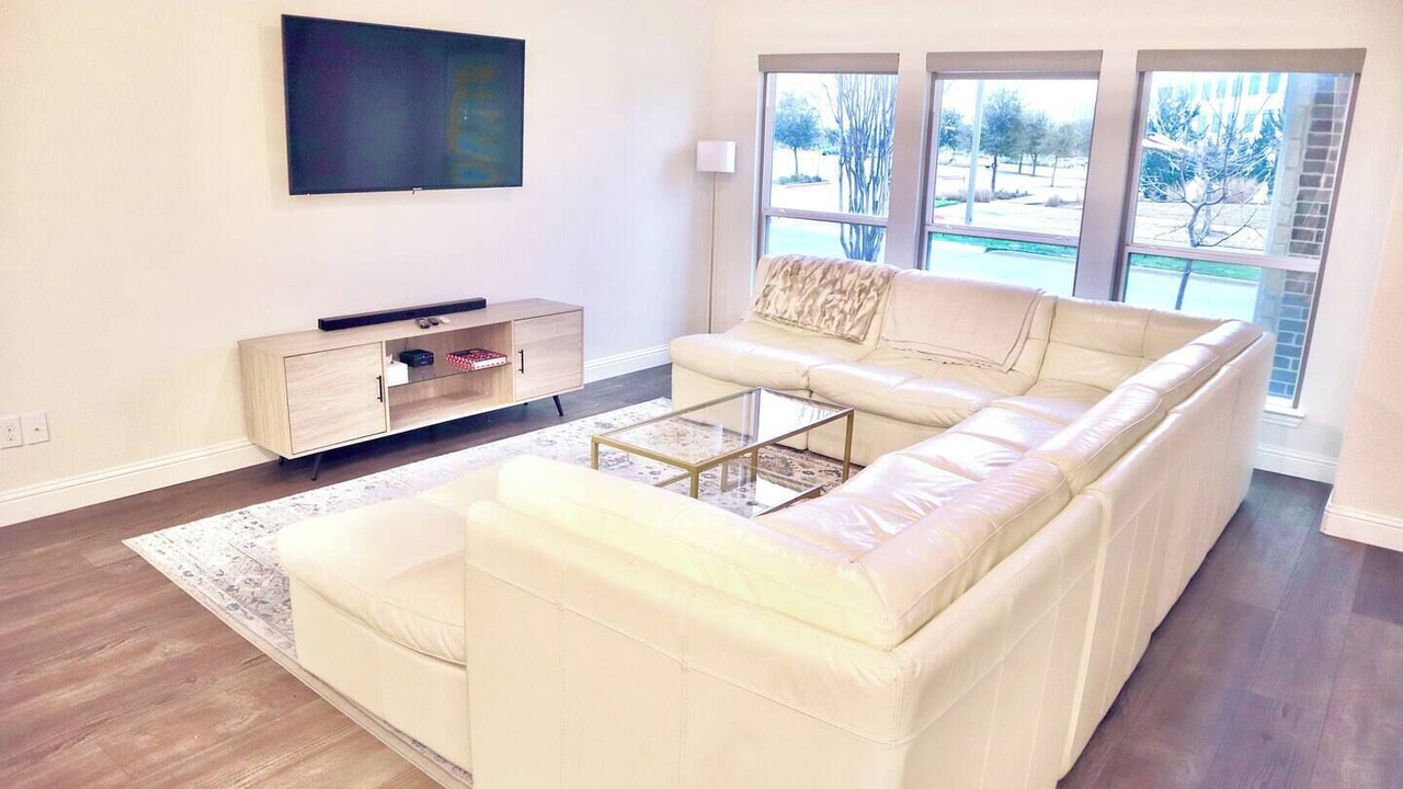Photo of Livingroom in Farmers Branch