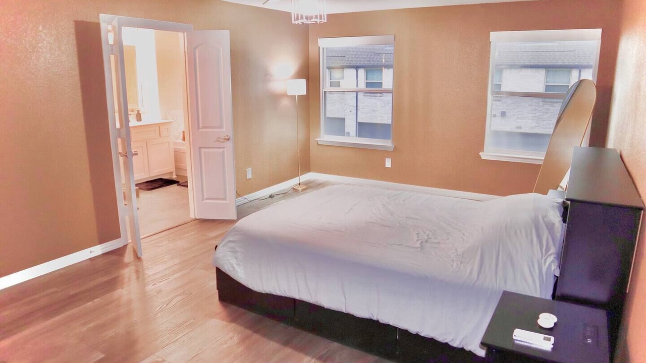 Photo of Bedroom in Farmers Branch