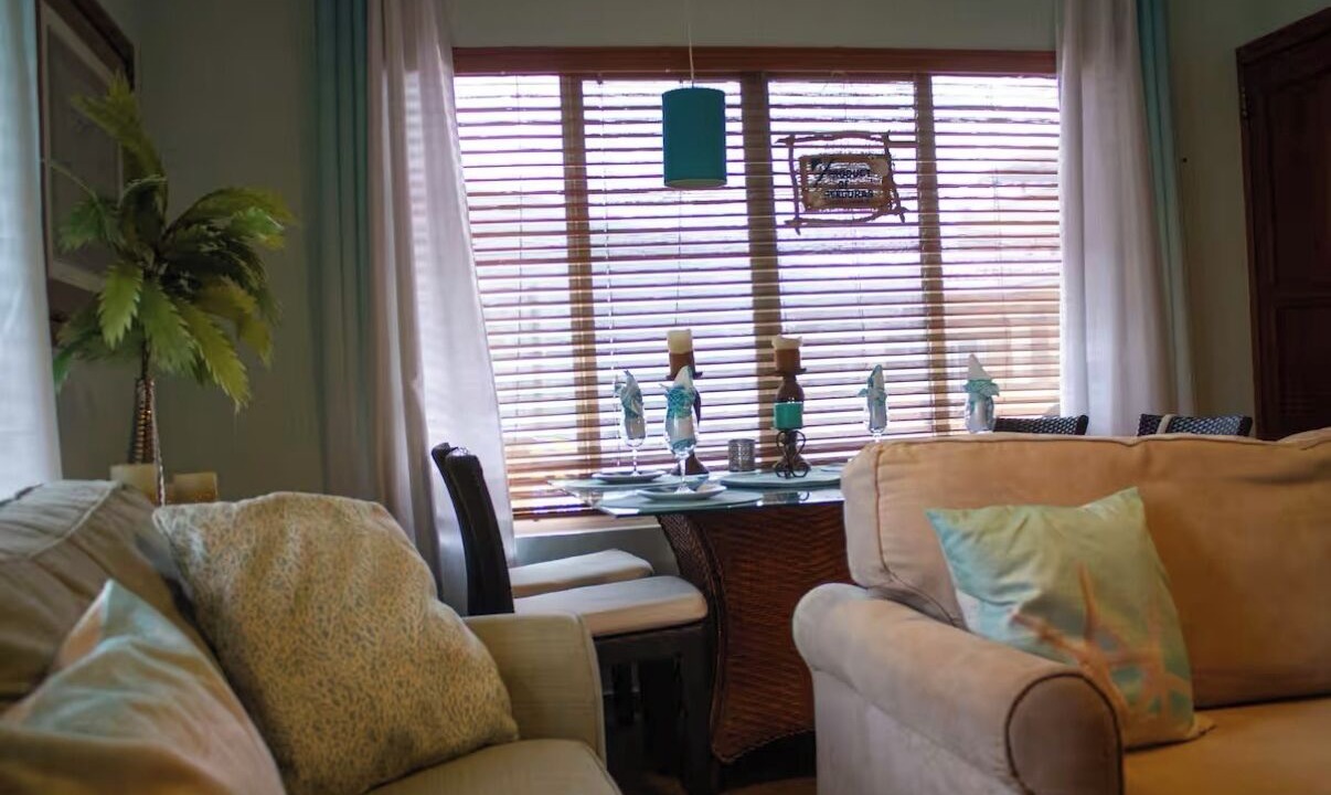 Photo of Livingroom in Antoneys Cay
