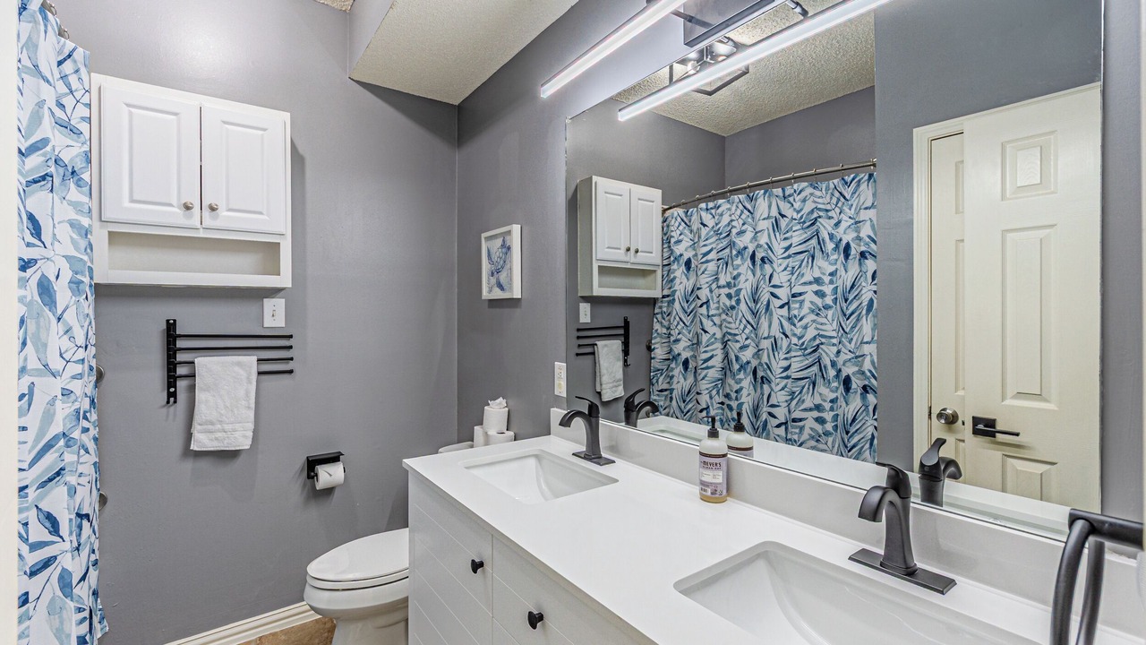 Photo of Bathroom in Rowlett