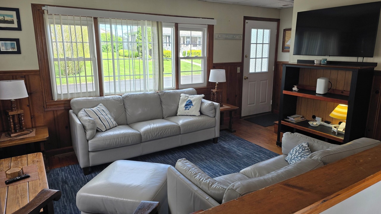 Photo of Livingroom in Point Judith