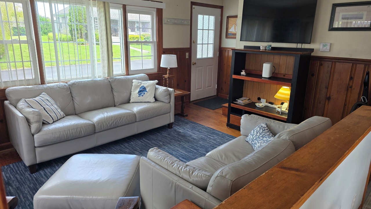 Photo of Livingroom in Point Judith