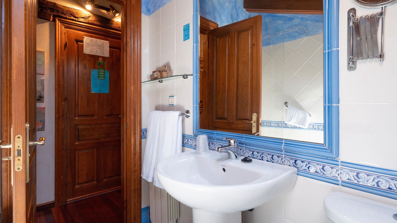 Photo of Bathroom in Santianes de Ola