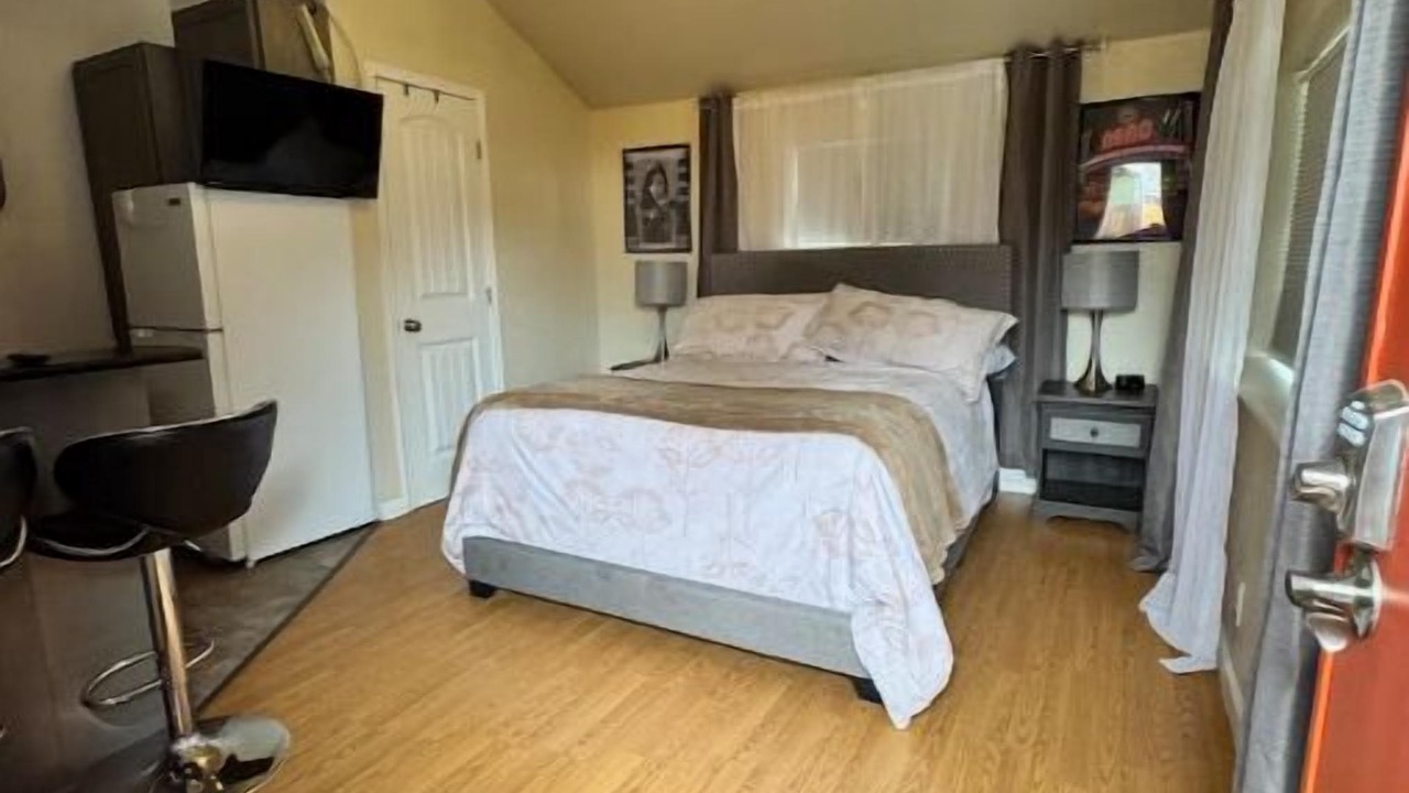 Photo of Bedroom in West University