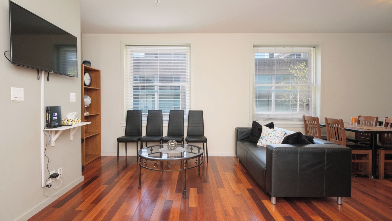Photo of Livingroom in Coal Harbour