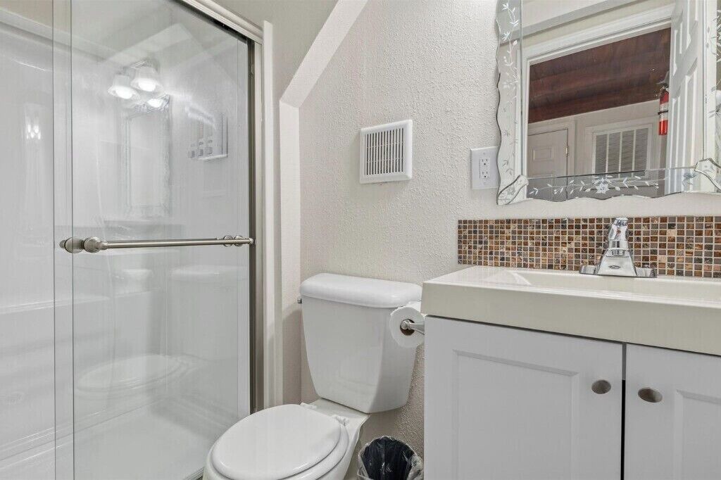 Photo of Bathroom in Highline