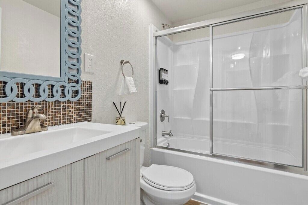Photo of Bathroom in Highline
