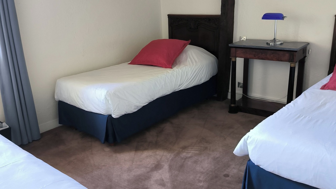 Photo of Bedroom in Crepon