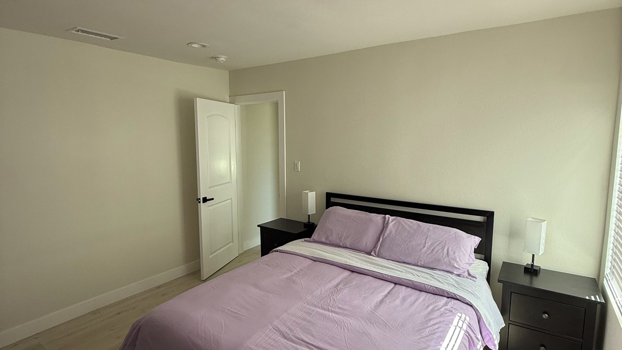 Photo of Bedroom in Lake Balboa