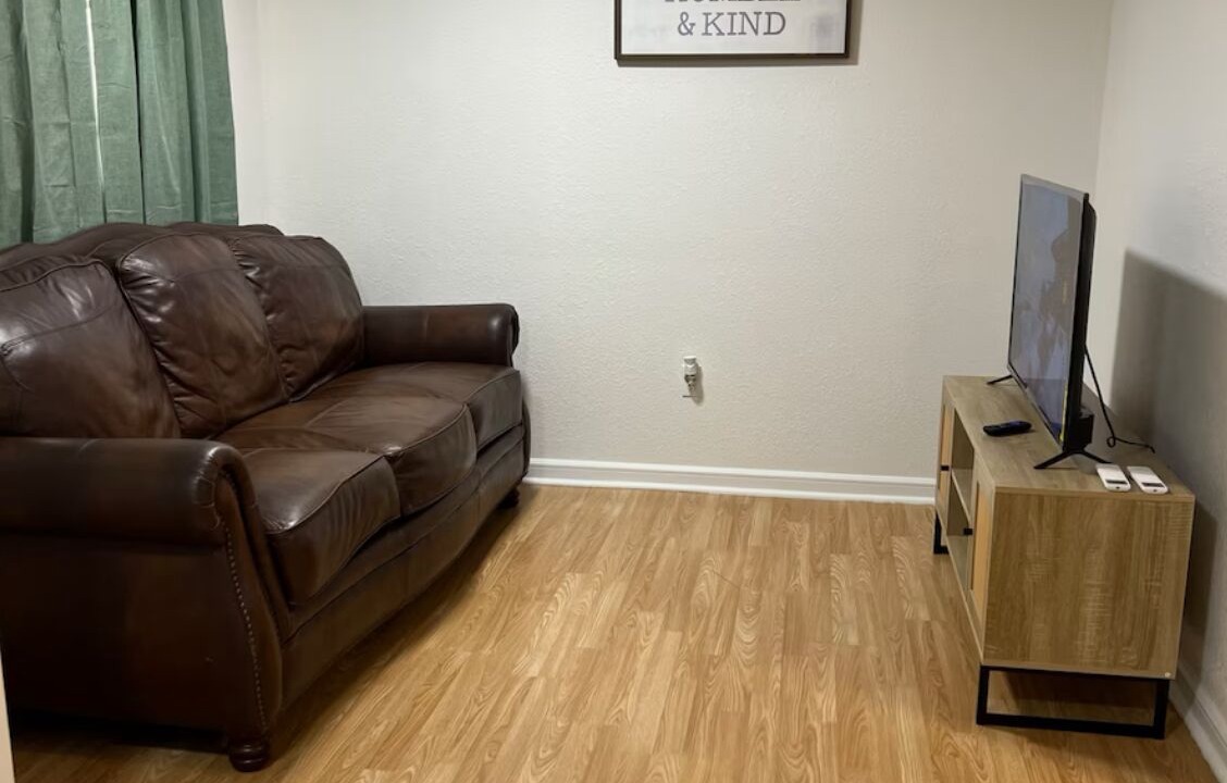 Photo of Livingroom in West Arlington